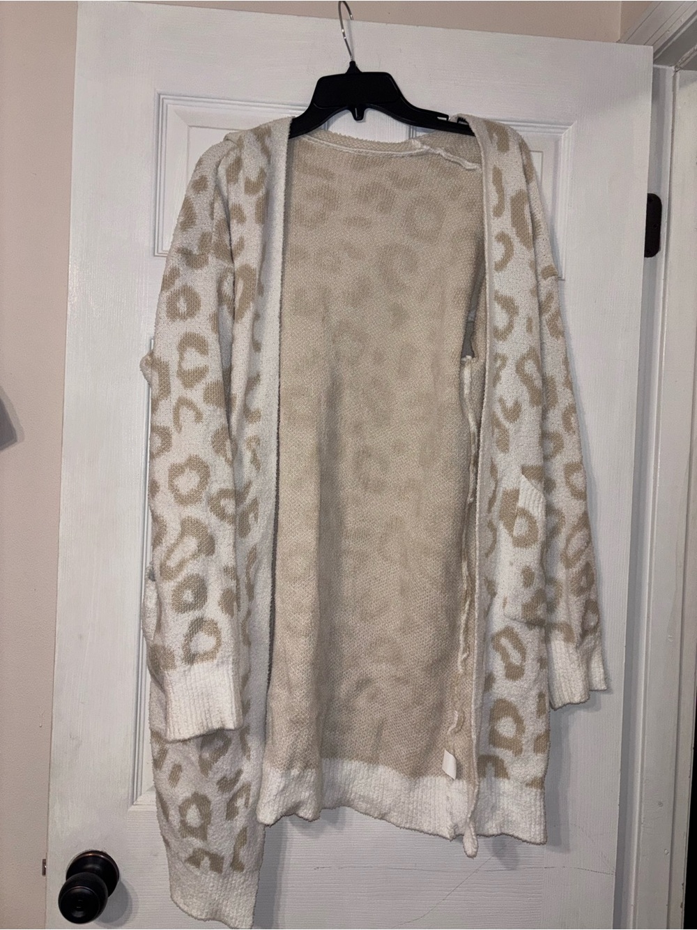 Cozy Women's Open-Front Leopard Cardigan Sweater - Cream/Tan